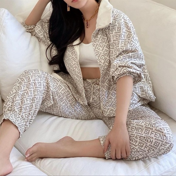 Fendi X Skims windbreaker in white size Small NEW! New with tags! - Picture 14 of 15